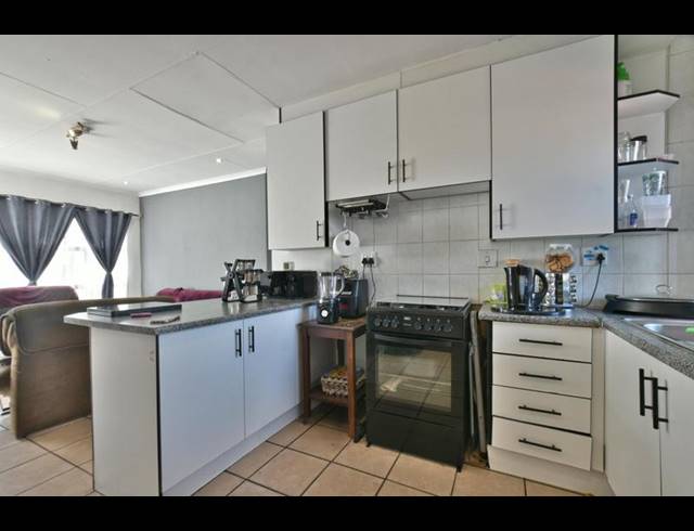 2 BEDROOM APARTMENT FOR SALE IN NEW REDRUTH